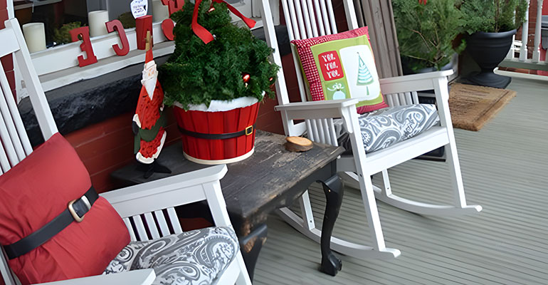Christmas-decorating-decking