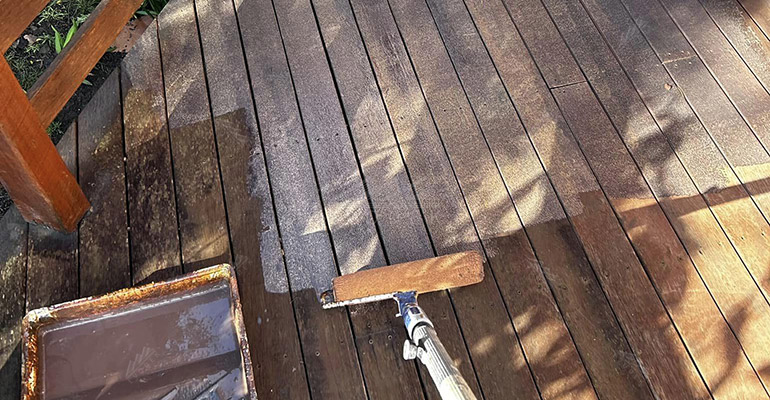 How Do I Use a Bleach-clean Outdoor Deck? | EVODEK