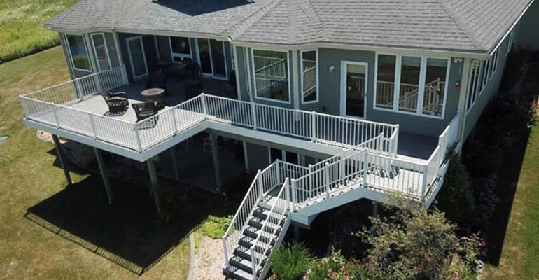outdoor raised deck