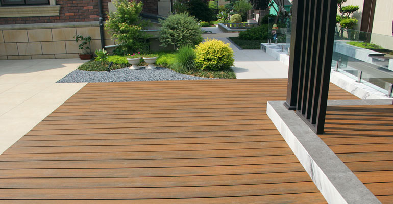 Is Composite Decking Material Better Than Vinyl Decking?