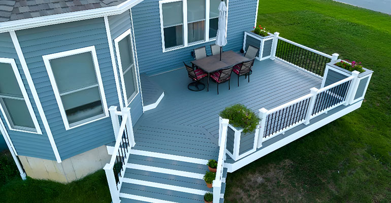 Deck-Colors-for-Blue-Homes