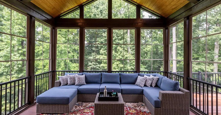How much does it cost to enclose a deck?