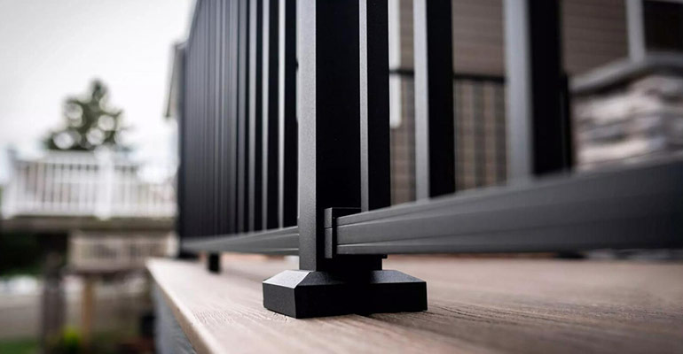 Metal-Railings-on-Composite-Decking